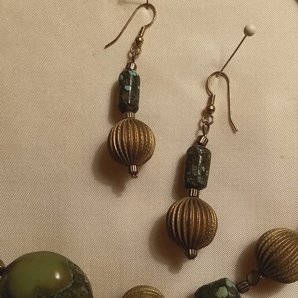 Artisan Turquoise Choker and Earrings - Picture 4 of 5